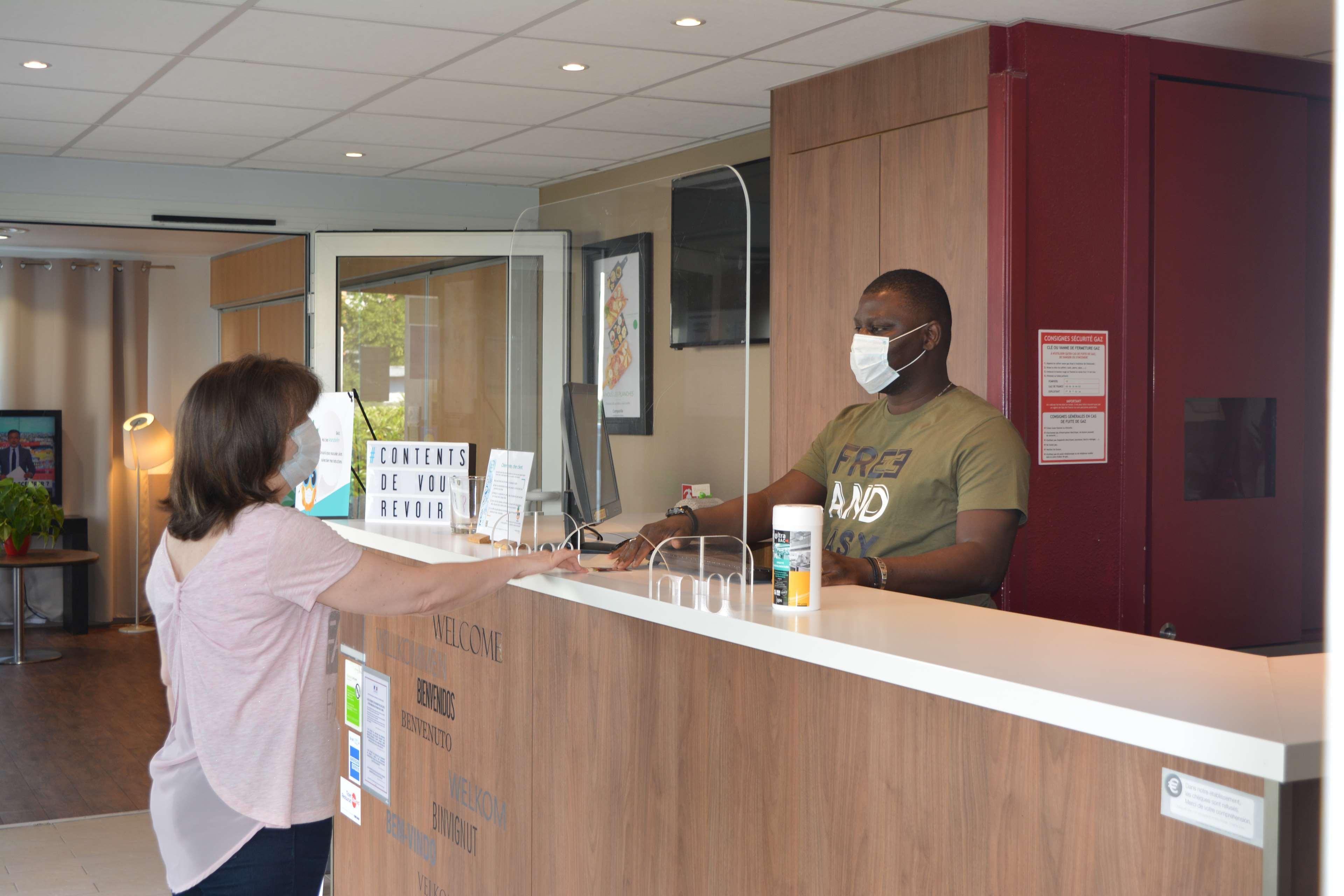 Campanile Montesson - Le Vesinet Hotel Eksteriør billede